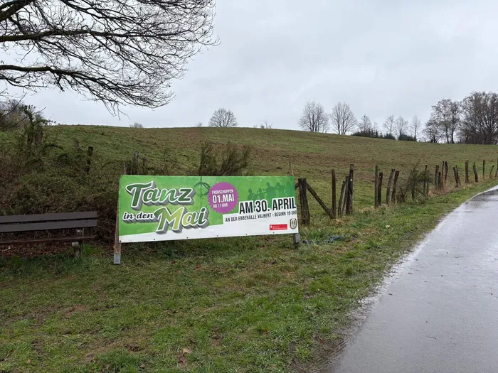 Werbeplakat für die Tanzveranstaltung „Tanz in den Mai“ am 30. April und 1. Mai in Valbert.