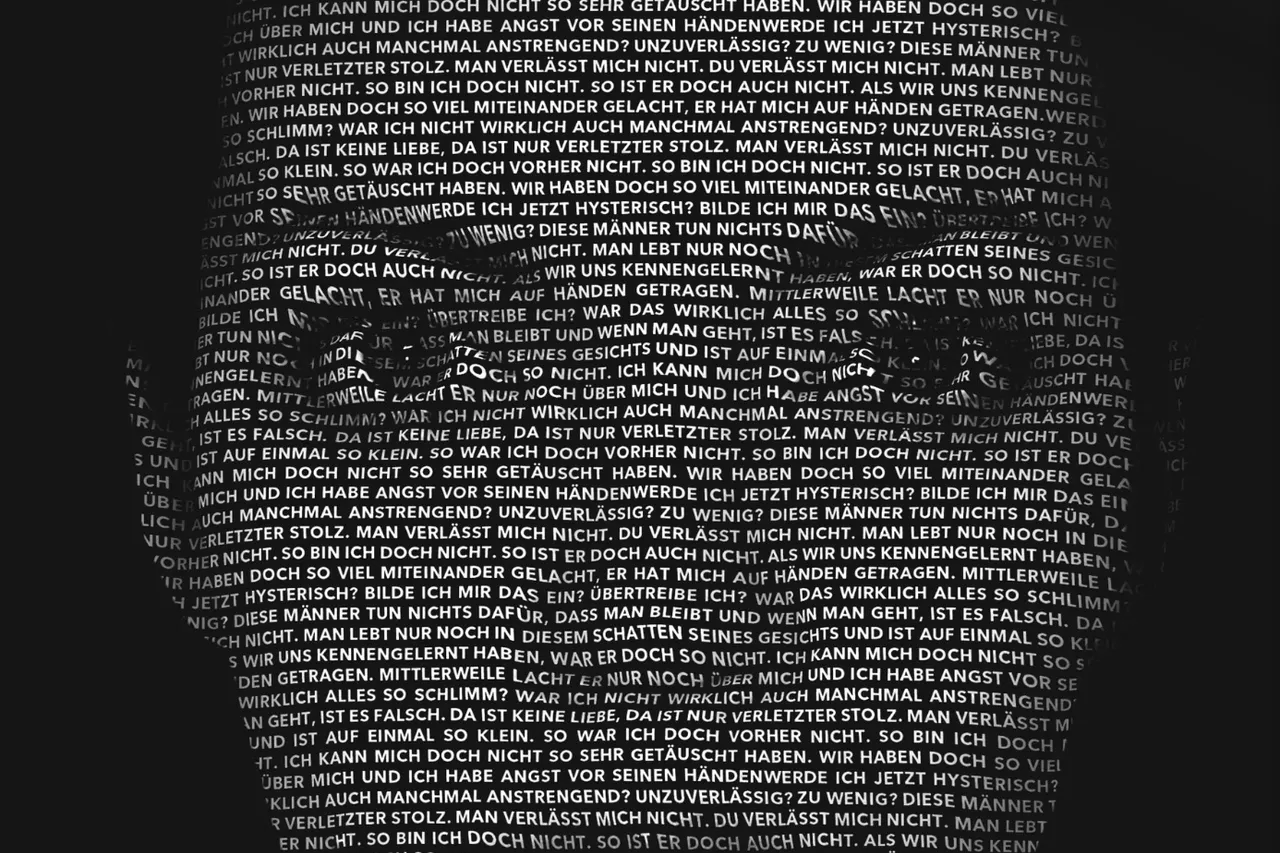Dicht gedruckter Text auf dunklem Hintergrund, der einen Monolog aus dem Theaterstück 'Halbachtstellung' zeigt.