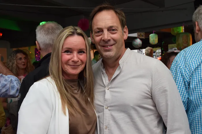 Ein lächelnder Mann und eine lächelnde Frau bei der Feier zum 20-jährigen Jubiläum der MTC/TC Halver Open.