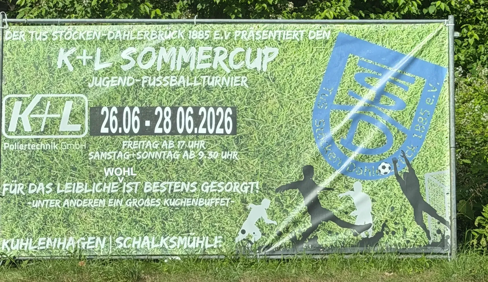 Werbebanner für den K+L Sommercup, ein Jugendfußballturnier vom 26. bis 28. Juni 2026 in Kuhlenhagen/Schalksmühle, mit dem Logo des Veranstalters und einer stilisieren Fußballszene.