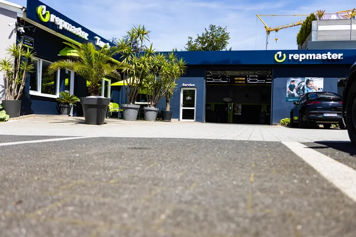 Fassade der Autowerkstatt 